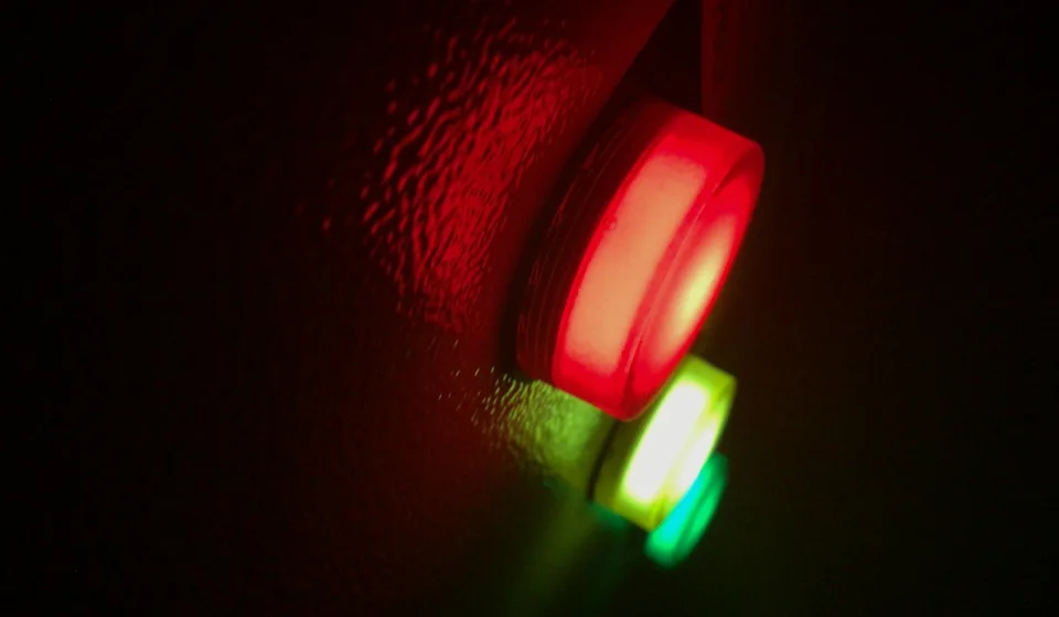 Охранная сигнализация и датчики безопасности